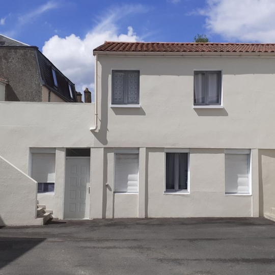  Mathieu CHAMARD - Agence BIEN CHEZ SOI : Immeuble | PARTHENAY (79200) | 756 m2 | 770 000 € 