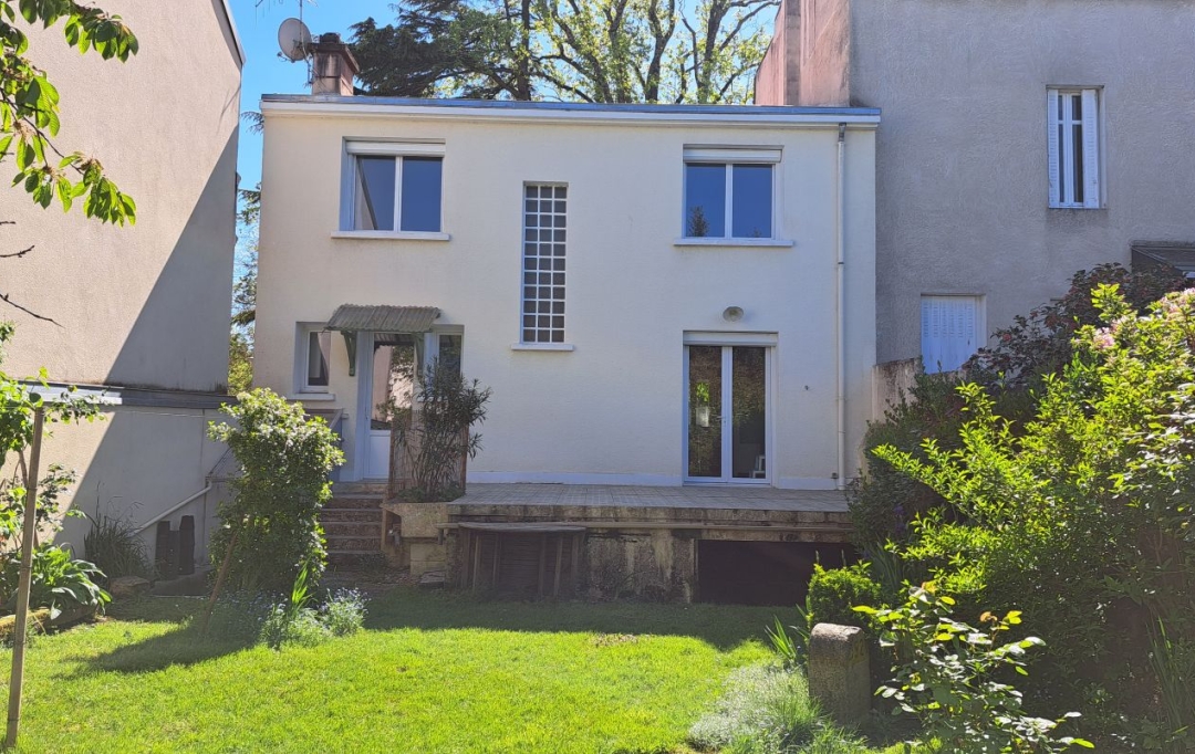 Mathieu CHAMARD - Agence BIEN CHEZ SOI : Maison / Villa | PARTHENAY (79200) | 145 m2 | 176 000 € 