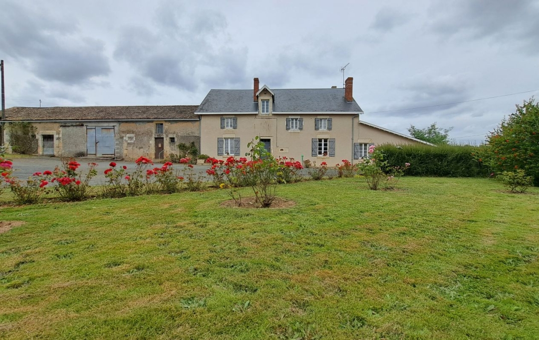 Mathieu CHAMARD - Agence BIEN CHEZ SOI : Domaines / Propriétés | MAZIERES-EN-GATINE (79310) | 130 m2 | 187 500 € 